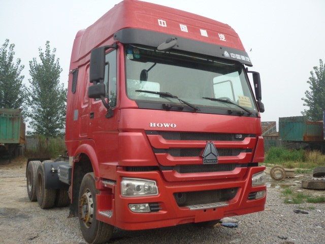 二手豪沃375雙驅(qū)336后雙拖牽引車(chē)拖頭掛車(chē) 專(zhuān)用汽車(chē)領(lǐng)域的可靠選擇